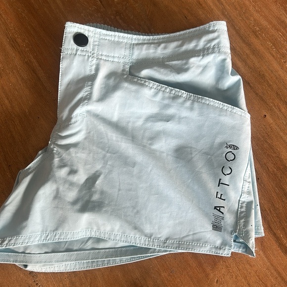Ladies AFTCO Microbyte Fishing Shorts Sky Blue 4
Like‎ NEW! - Picture 2 of 8